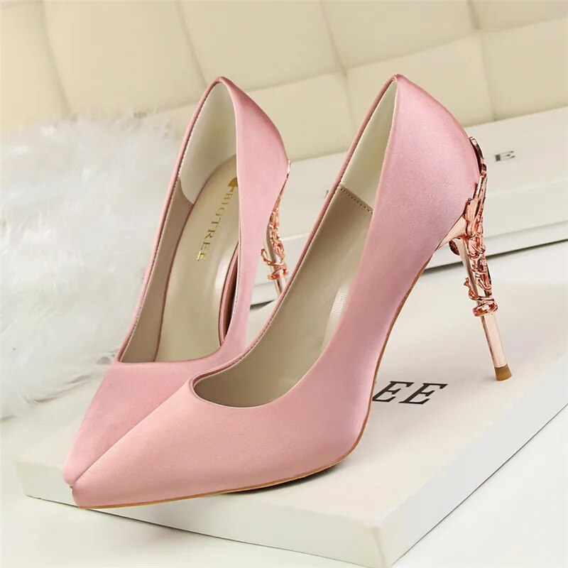 Scarpin Salto Alto Fino