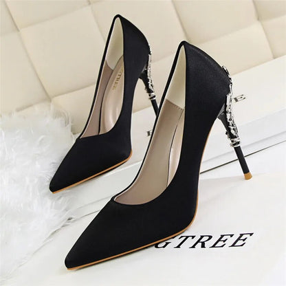 Scarpin Salto Alto Fino